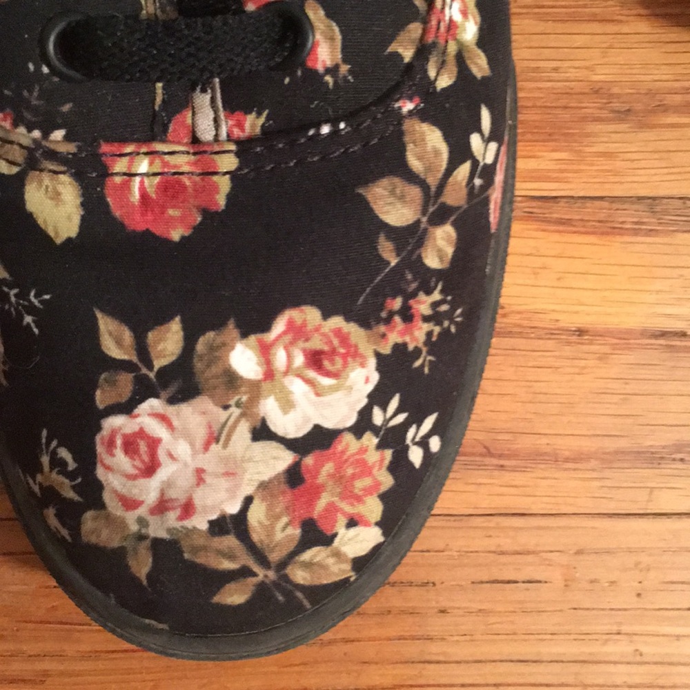 FLORAL VANS